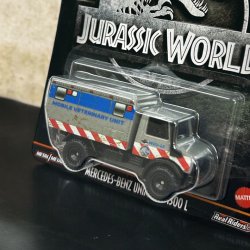 画像2: Hot Wheels Premium Jurassic World（Mercedes-Benz UNIMOG U 1300L）