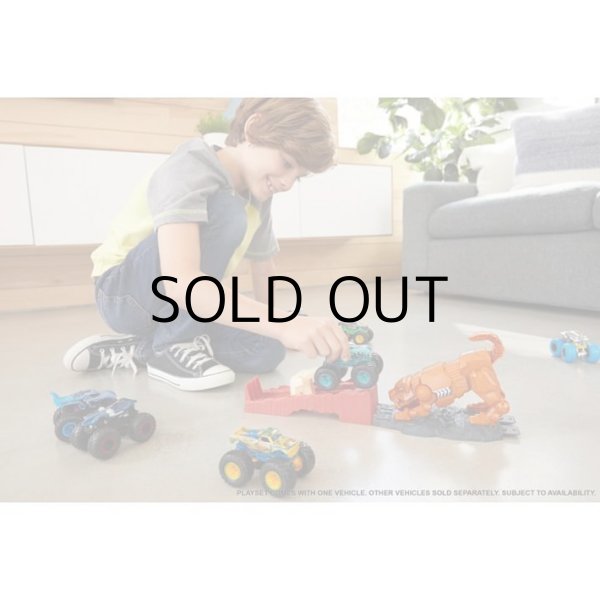 画像5: Mattel Hot Wheels Monster Trucks Sabretooth Showdown Playset